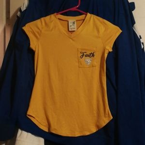 Lily Bleu yellow short sleeve T-shirt Faith with heart